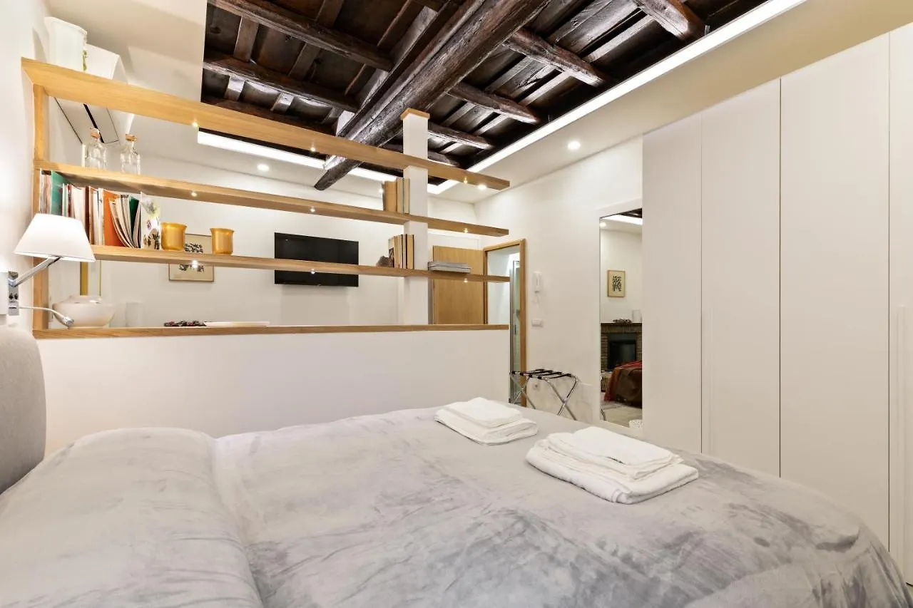 Ciancaleoni Studio Atelier Dell'Artista - Monti Rom 0*,  Italien
