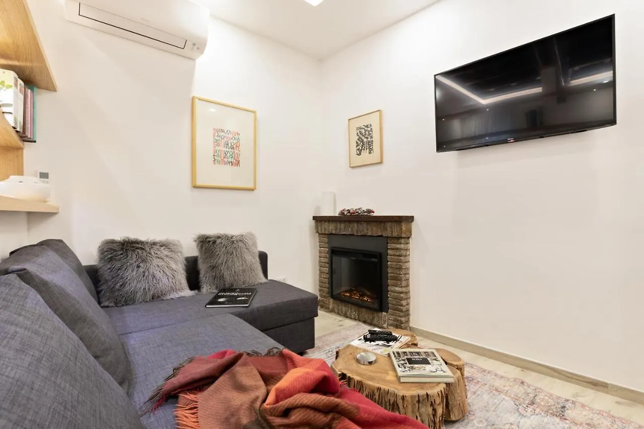 Ciancaleoni Studio Atelier Dell'Artista - Monti Rom Apartment